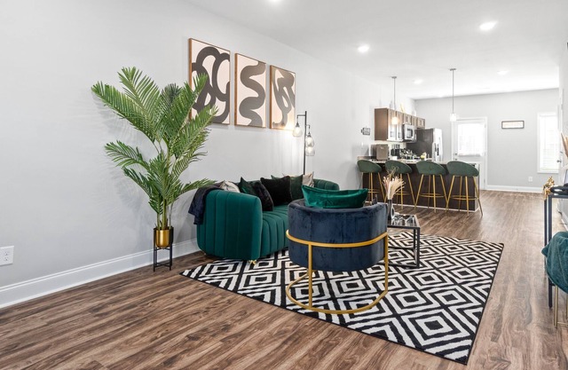 Tranquil&TrendyEmeraldGreen townhome W/King bed