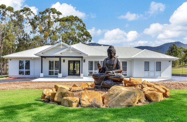 Tranquil Vista Luxury Estate - Your Ultimate Weekend Haven