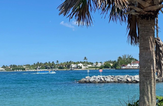 Tranquil Waterfront Apt in North Palm Beach