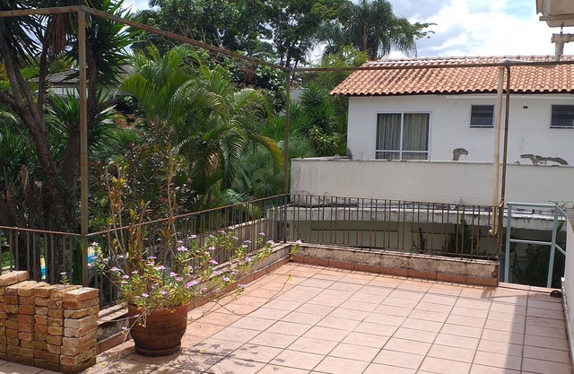 Tranquilidade em Excelente Localização na Zona Sul em Bairro Arborizado