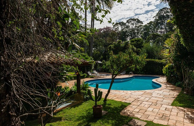 Tranquility and nature, 300MB fiber optics, cable TV, sauna, swimming pool, linen!