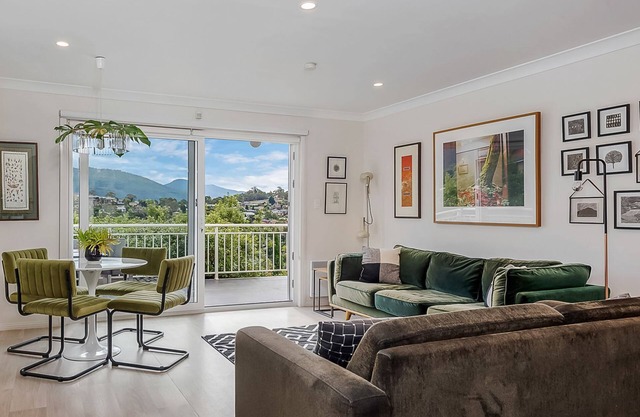 Tranquility Base: stunning mountain & valley views