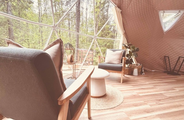 TRANQUILITY DOME OFFGRID GLAMPING RETREAT IN PRIVATE FOREST!