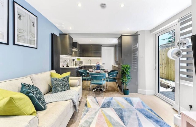 Tranquility in Bloom: Refreshing 2BR Apartment