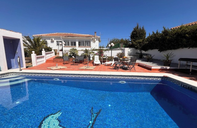 Tranquilo y Espacioso Chalet en Torrox Costa