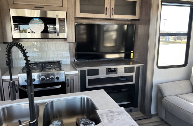 Travel camper trailer