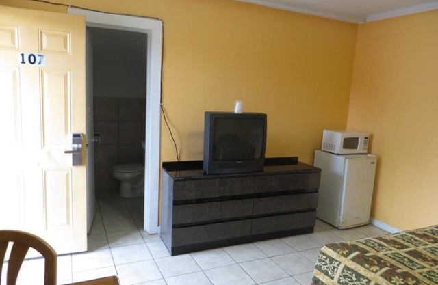 Travel Inn & Suites