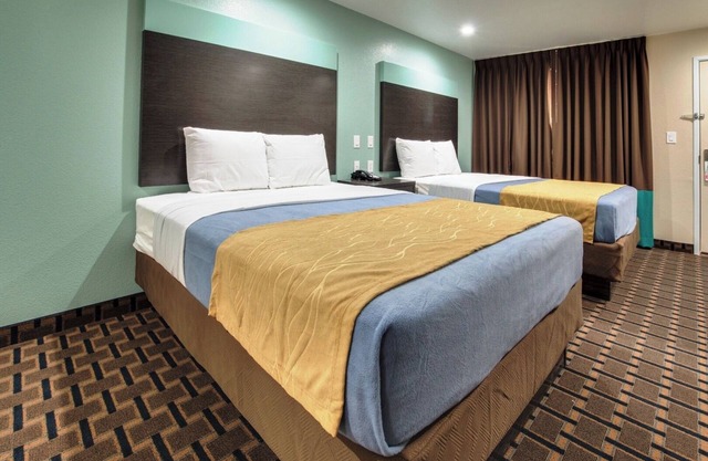 Travel on a Budget: Room w/Kitchenette Free Breakfast, Free Wi-Fi