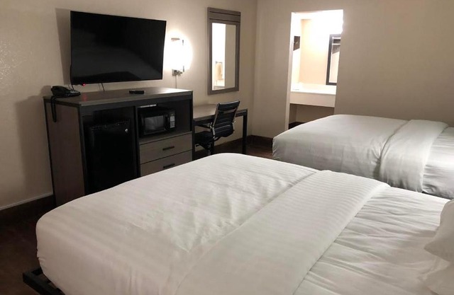 Travelers Inn and Suites Wharton