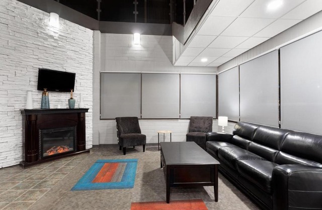 Travelodge by Wyndham Grande Prairie