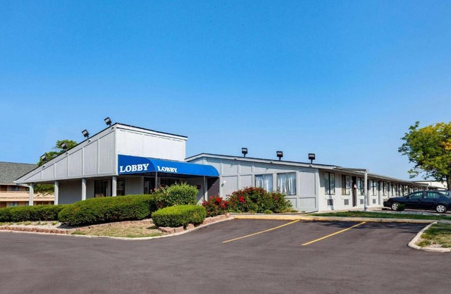 Travelodge by Wyndham Monroe