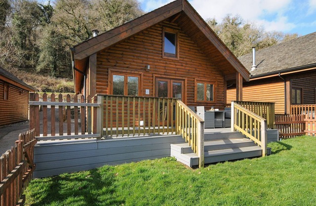 TREBAH, pet friendly, character holiday cottage in St Breward