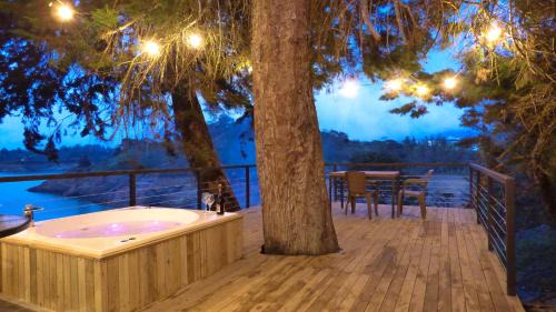 Tree House, Cabaña privada con Jacuzzi