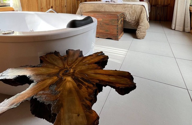 Tree hut overlooking the Morro do Campestre