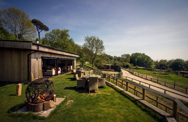 Treehouse Hotel - At Port Lympne Reserve