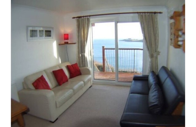 Treloen Apartment 6 - Clifftop Apartment in Mevagissey with 'Wow' seaviews