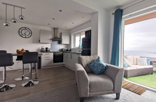 Treloen Chapel View - Clifftop Apartment in Mevagissey with 'Wow' seaviews