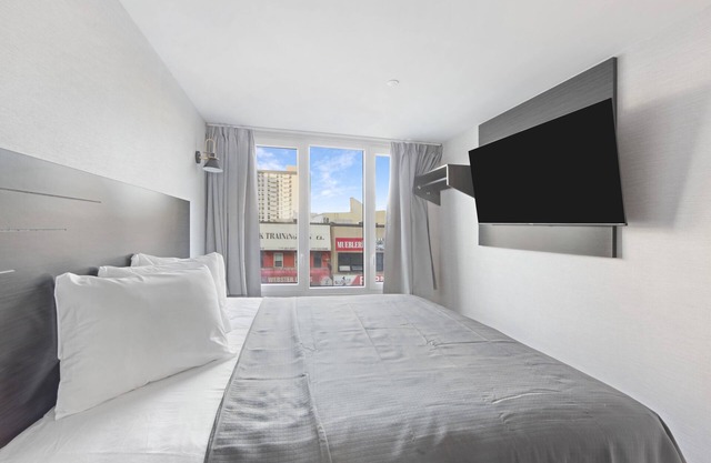 Tremont Hotel