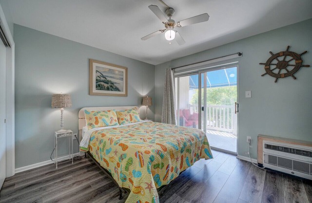 Trendy 1BD Balcony, Pool Small fam/couples stay!