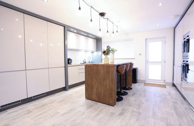 Trendy 6-Bedroom Bristol Home | Spacious Group Stay by North St & City Centre