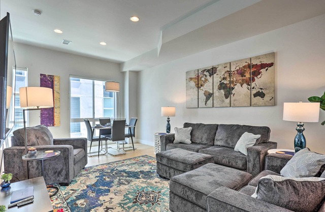 Trendy Denver Townhome - Walk to Mile High Stadium