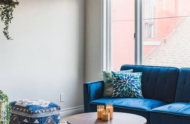 Trendy Downtown Apt near Bayfront | FirstOntario | Go Train