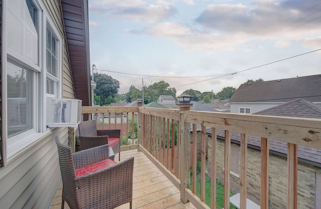 Trendy Getaway: Trendy Getaway: 5 Min to Downtown + Pet Friendly