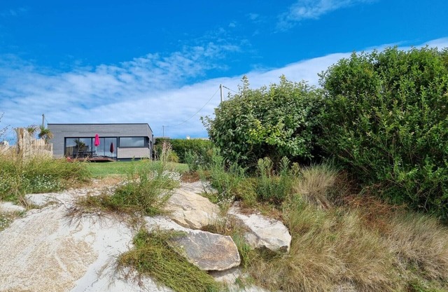 Tresseny, 5 beds , feet in the water with direct access to the beach .