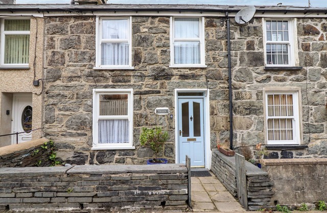 TRIGFA, family friendly, with a garden in Blaenau Ffestiniog