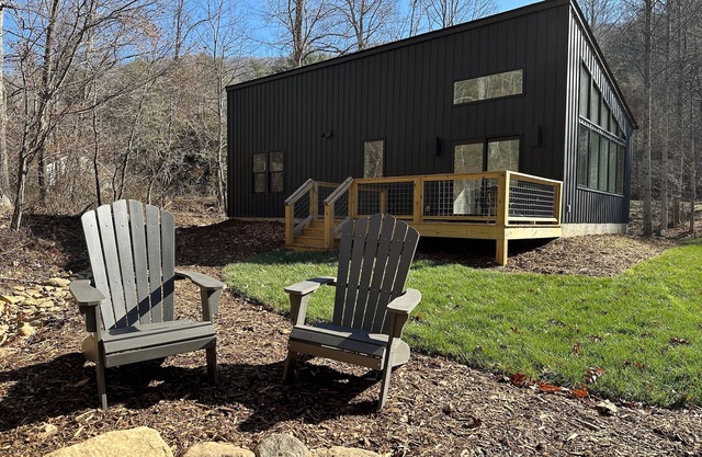 Trillium RetreatnCozy, Stylish, and Modern Oasis 10 Minutes From Asheville NC