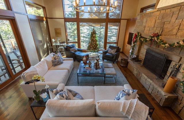 Trinity: Granite Ridge Luxury! Hot tub, fireplace! Sleeps 8+