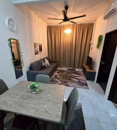 Trio Homestay at Tanah Merah