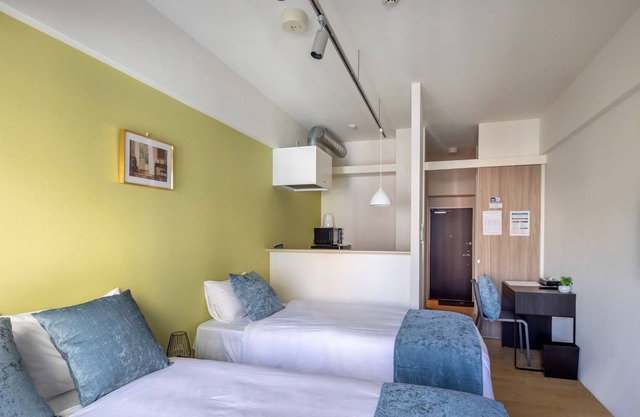 Triple room telework sightseeing business use - 2nd to 10th floor 702 / Osaka Ōsaka