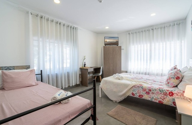 Triple Room w/Terrace and Pool by HostWise Arvore