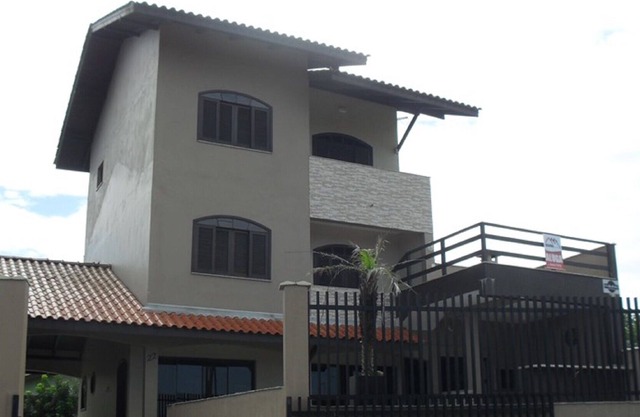 Triplex with pool in front of the Sea (everything of BOM! )