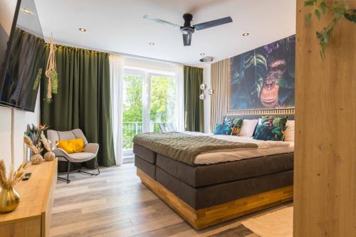 Tropengeflüster Penthouse in Hof, Whirlpool, Balkon, Webergrill, Digital Checkin, Parkplatz, Wlan330Mbit