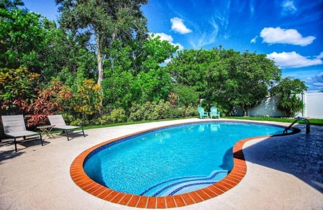 Tropical 3 Bedroom Oasis with Private Pool.