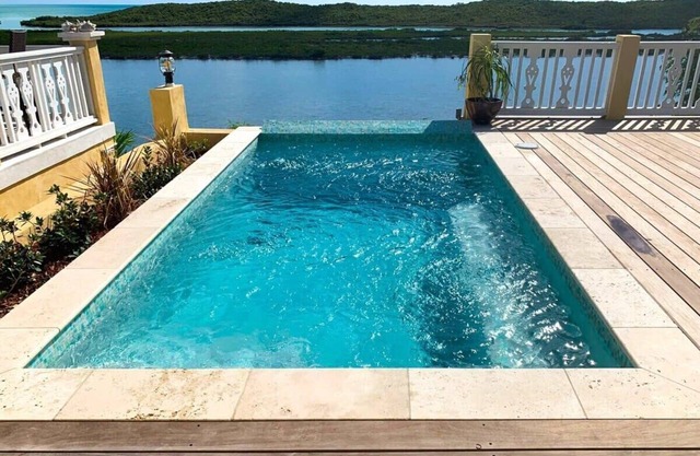 Tropical Chalk Sound Cottage with Pool and Kayak!