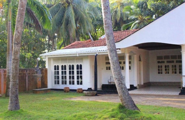 Tropical colonial retreat minutes from the beach