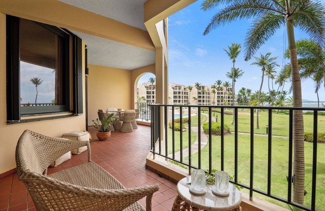Tropical escape | Beachfront 2-bedroom condo | perfect for families and couples