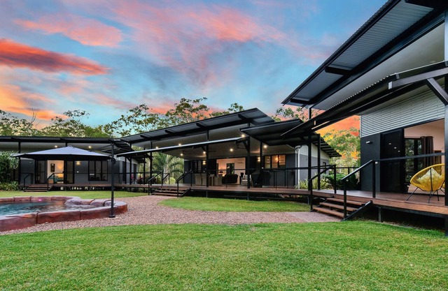 Tropical Oasis Holiday Home - Darwin NT