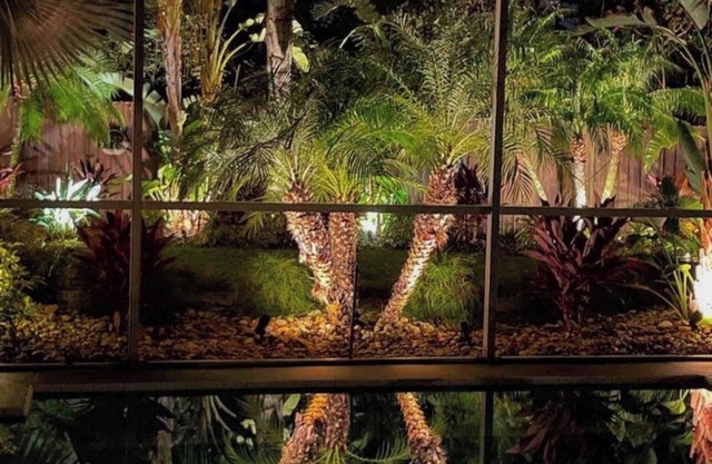 Tropical Oasis W/pool & hot tub