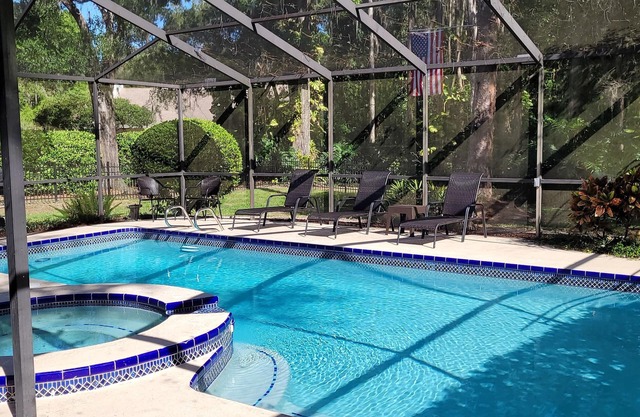 Tropical Oasis with Lanai, Pool and Dock. Sleeps 12 guests