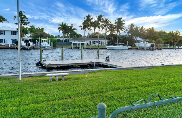 Tropical OasisnWaterfront House just steps to intracoastal