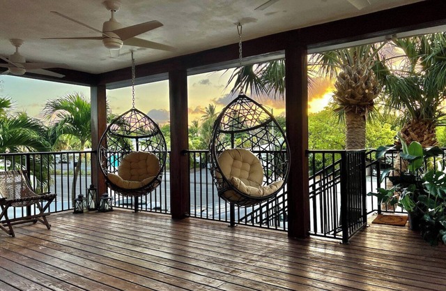 Tropical Treehouse, Beach Access