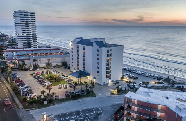 Tropical Winds Oceanfront Hotel