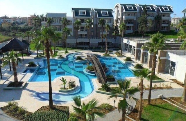 Tropicana H3 , Spacious 2 bed floor home that comfortably sleeps 4 plus sofa