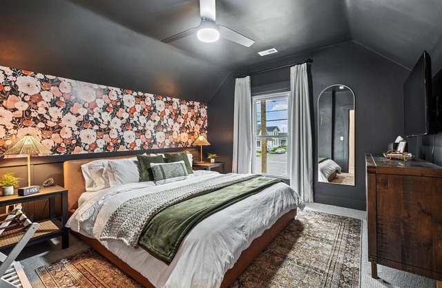 Troy House Upstairs Level | Cozy and Chic