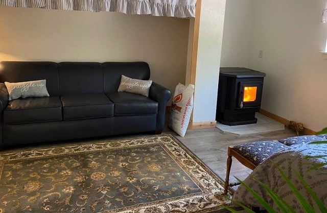 TrUe Country Studio in Foresthill