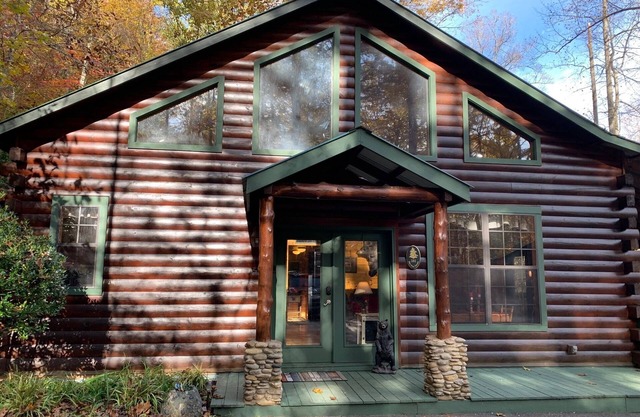 True Log Home In The Mountains